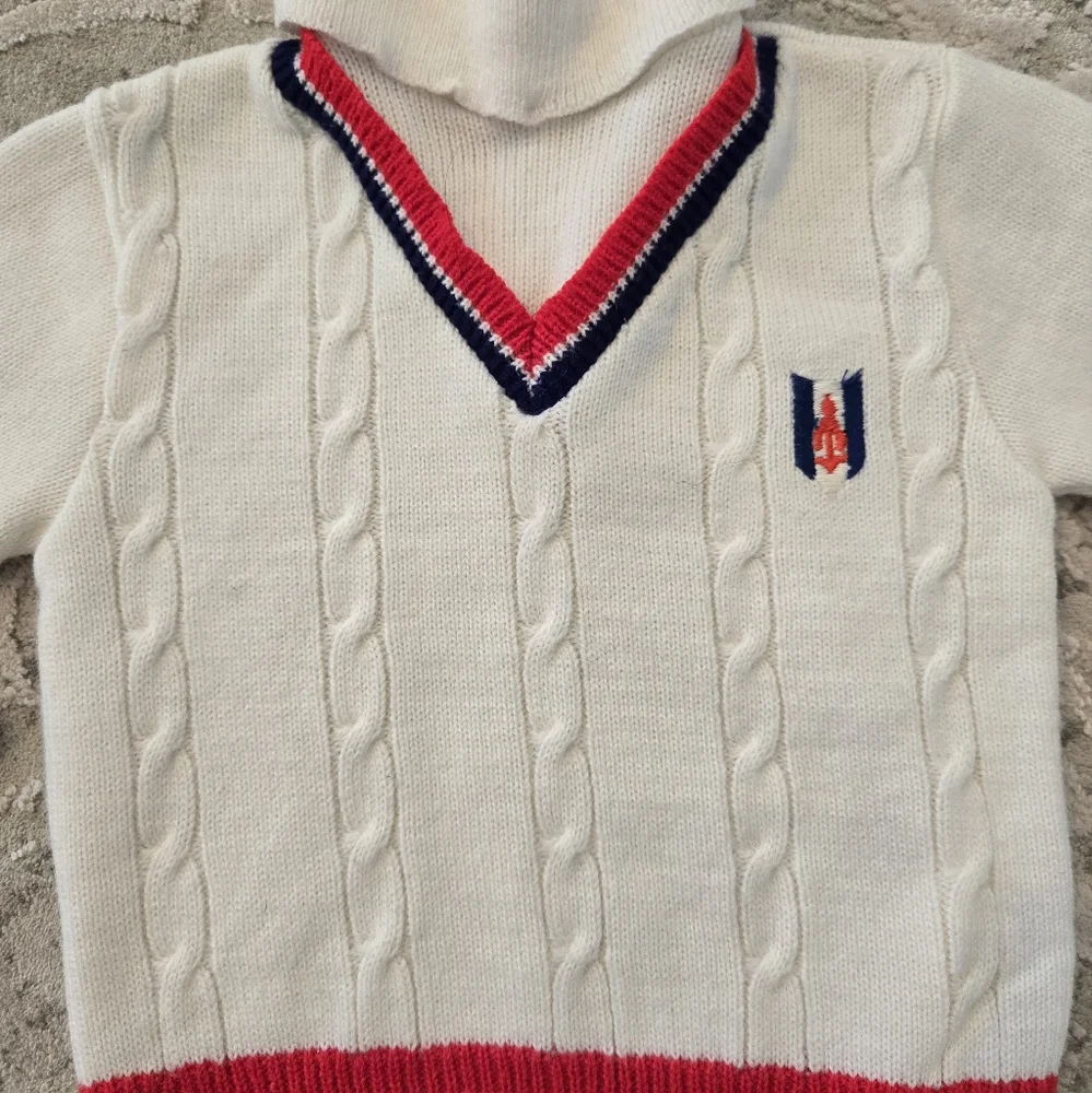 Vintage White Preppy Cable Knit Turtleneck Sweater with Red and Blue Accents